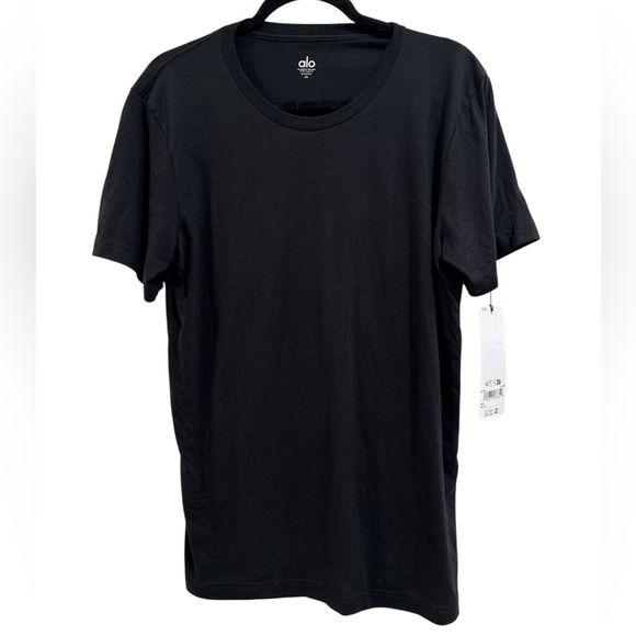 Alo Yoga- Men’s Black Tee shirt